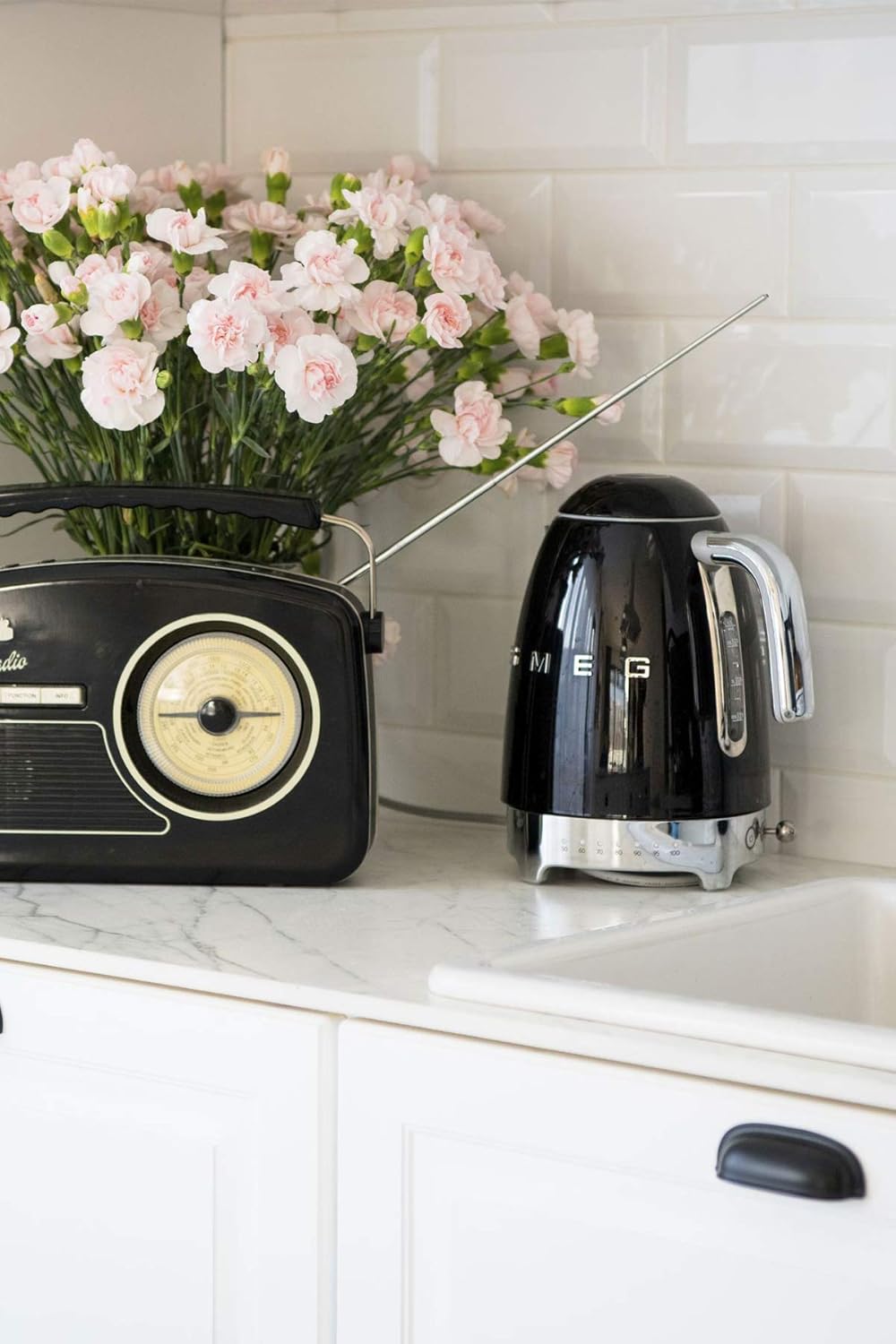 SMEG KLF04BLEU | Electric kettle with temperature control 50's Style | 1.7L | Colour: black Mahajan Electronics Online