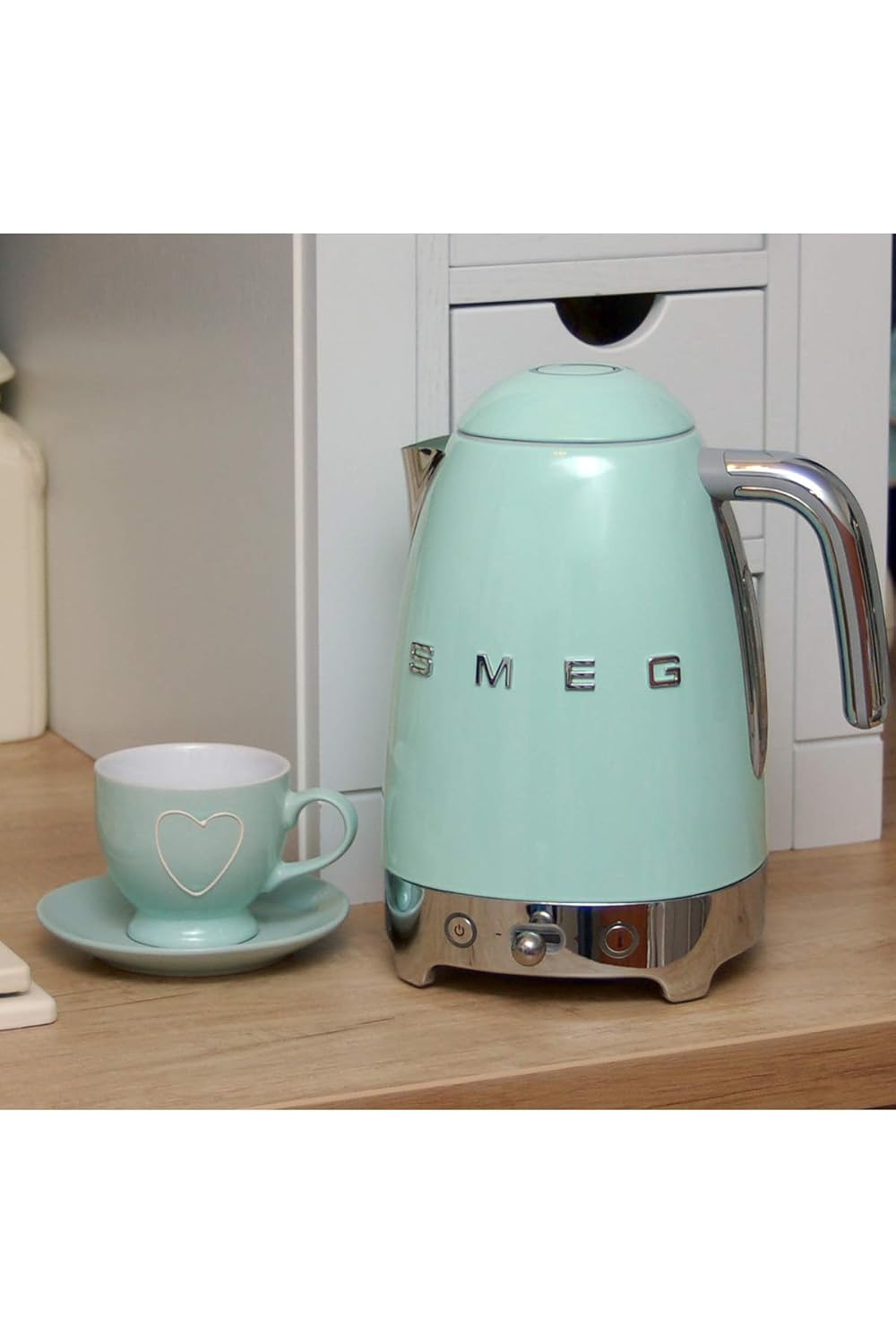 SMEG KLF04PGEU Variable temperature kettle Pastel Green 50's Style Aesthetic Mahajan Electronics Online