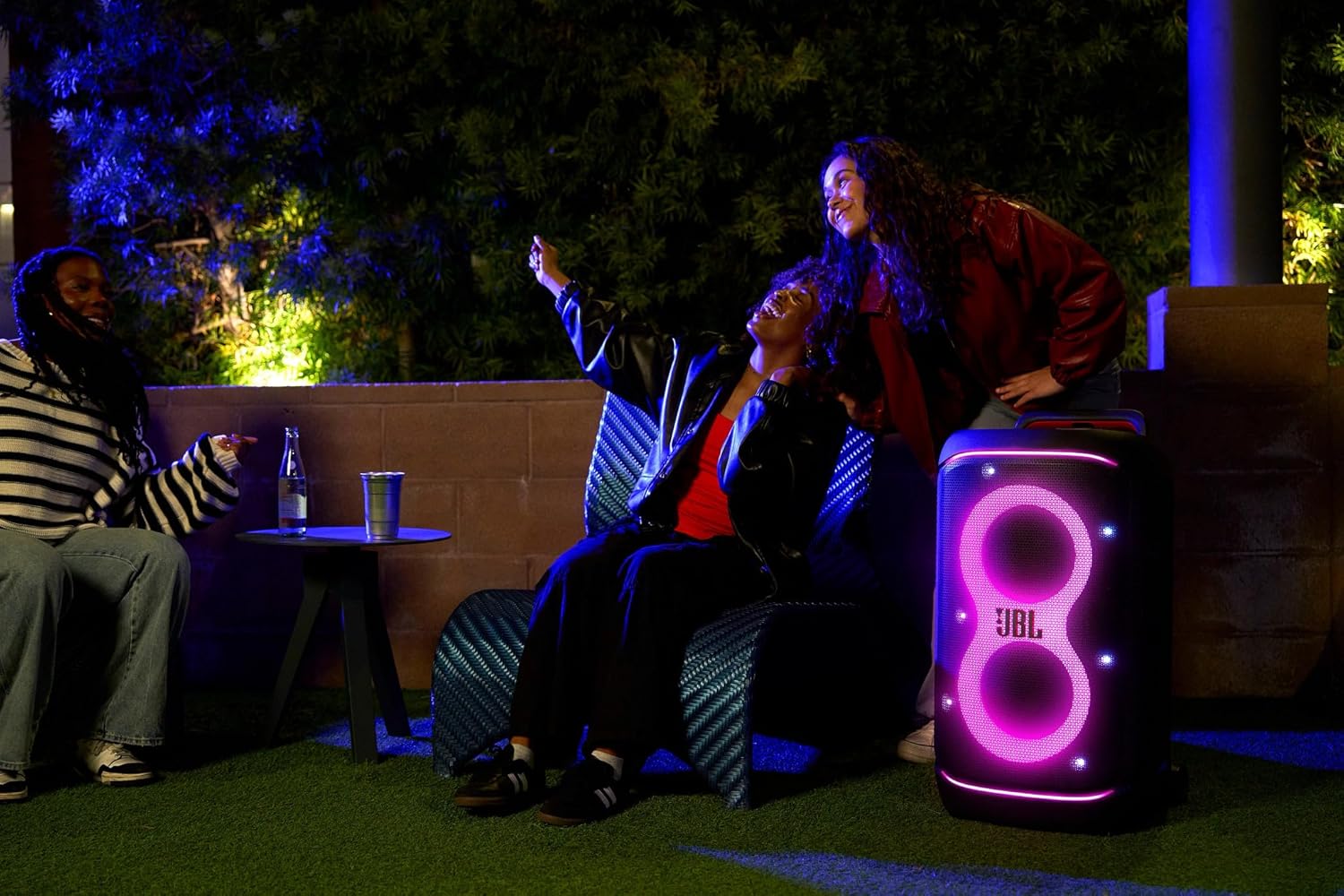 JBL Partybox 520 Wireless Bluetooth Party Speaker with Wireless Mic, Electrifying AI Sound Boost, Upto 15Hrs Playtime, Replaceable Battery, Multispeaker Connection by Auracast-, PartyBox App-Black. Mahajan Electronics Online