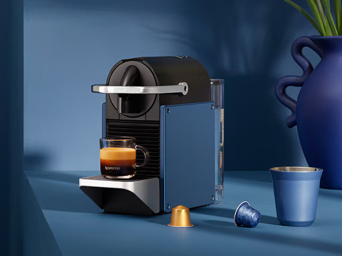 Nespresso Pixie EN127.BL Espresso Maker | 19-Bar Pump | 25 s Heat-Up | Compact Design | Blue