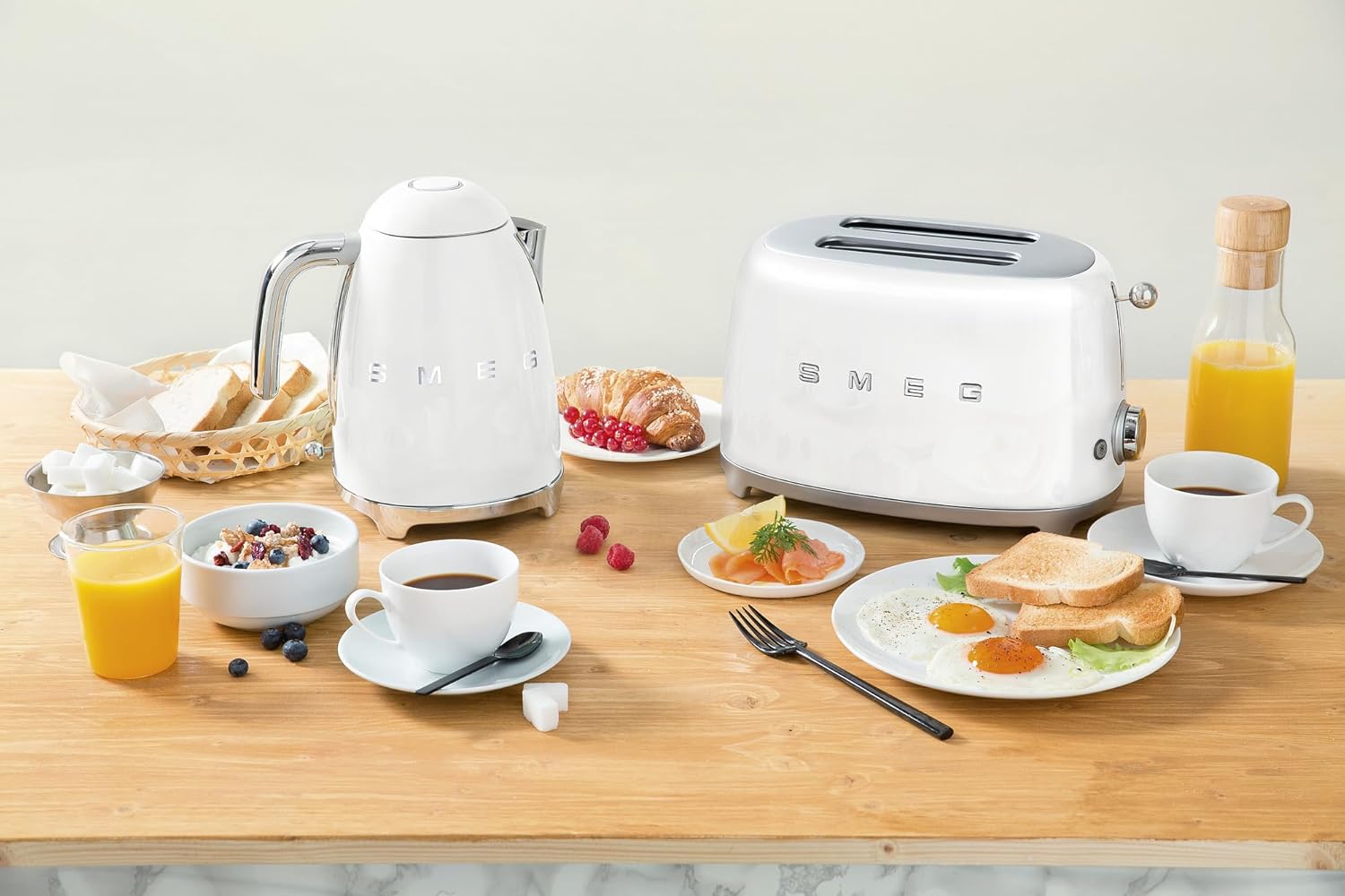 SMEG TSF01WHEU 2Slice Toaster White | 50’s Retro Style | 6 Browning Levels | Bagel, Defrost Reheat-Online Mahajan Electronics