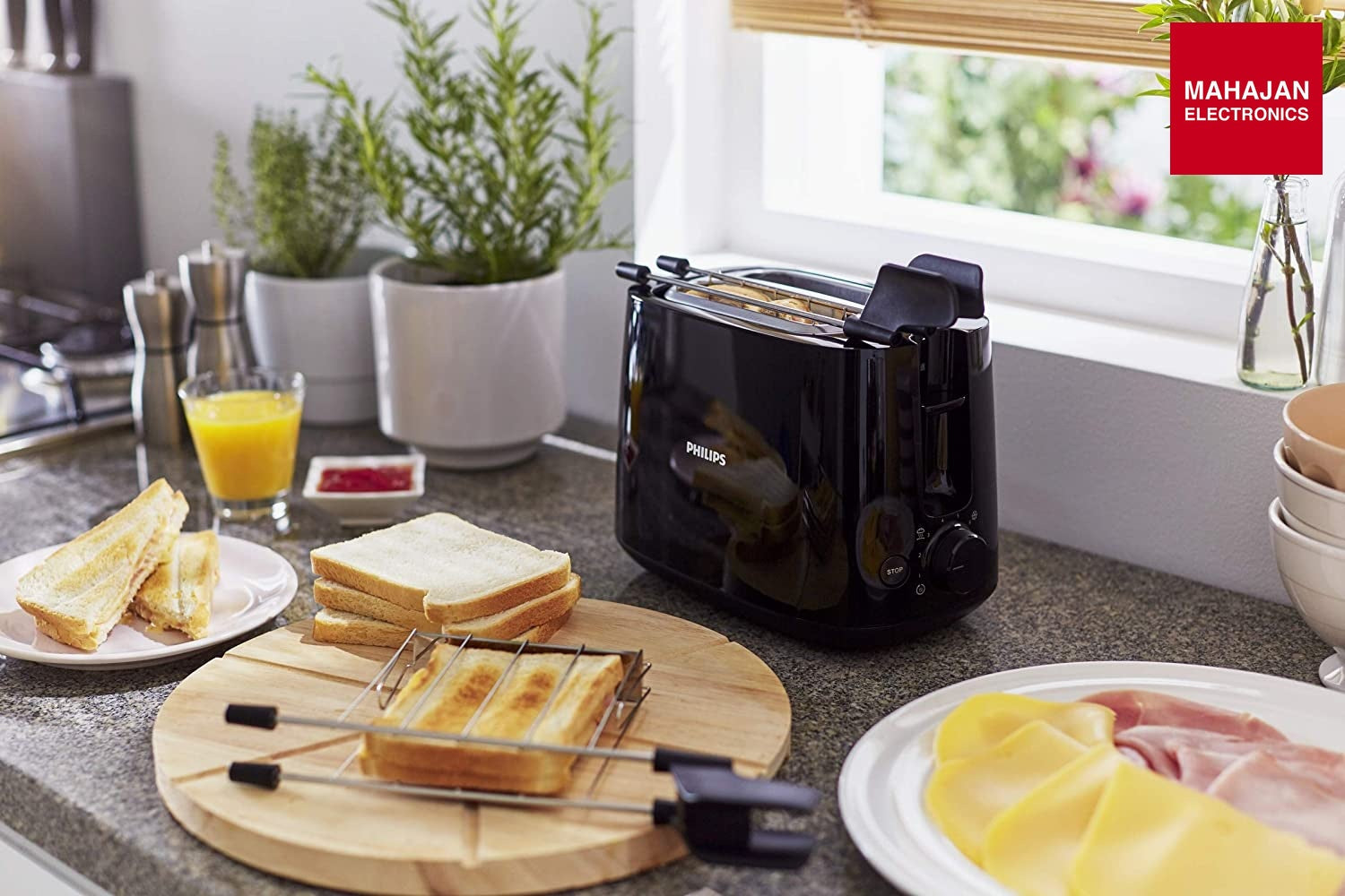 Philips HD2583/90 600W 2-in-1 Toaster & Grill with 8 Browning Settings, Bun Rack & Crumb Tray – Black Philips