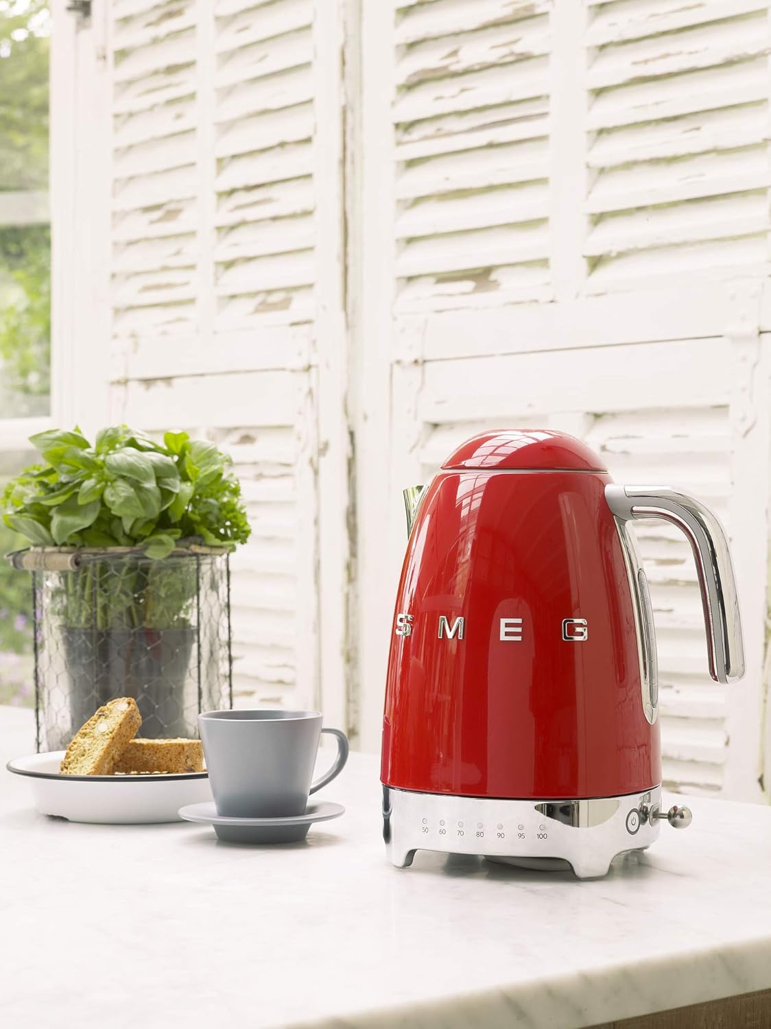 SMEG KLF04RDEU Variable temperature kettle Red 50's Style Aesthetic Mahajan Electronics