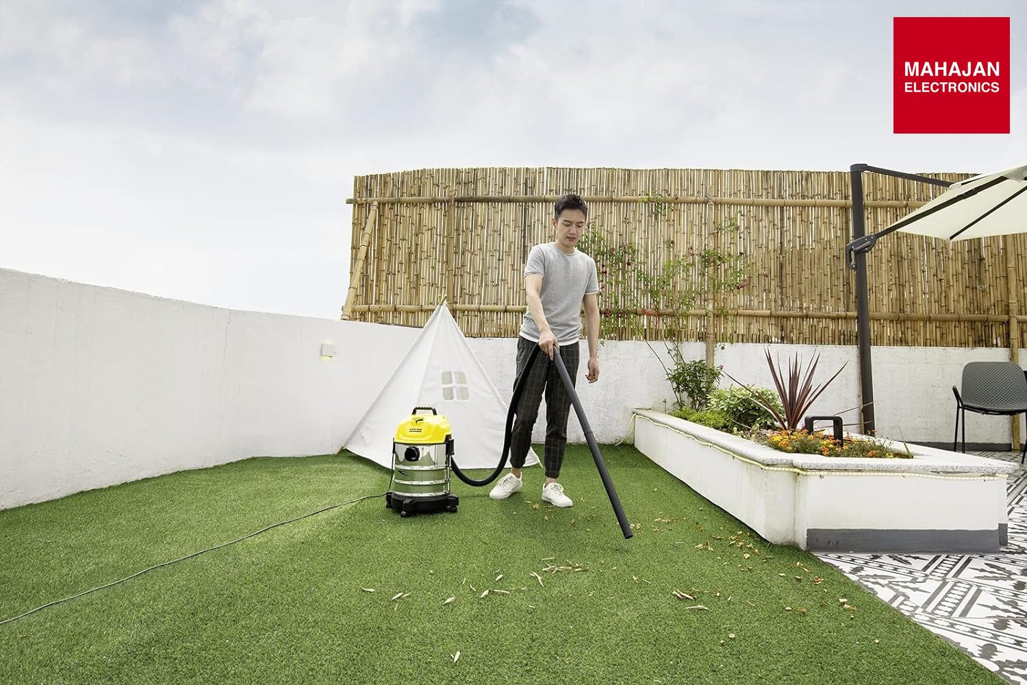 KARCHER WD 1s Classic Kap-Multi-Purpose Vacuum Cleaner, Yellow,18 Liter, Cartridge-Online Mahajan Electronics – Mahajan Electronics Online.