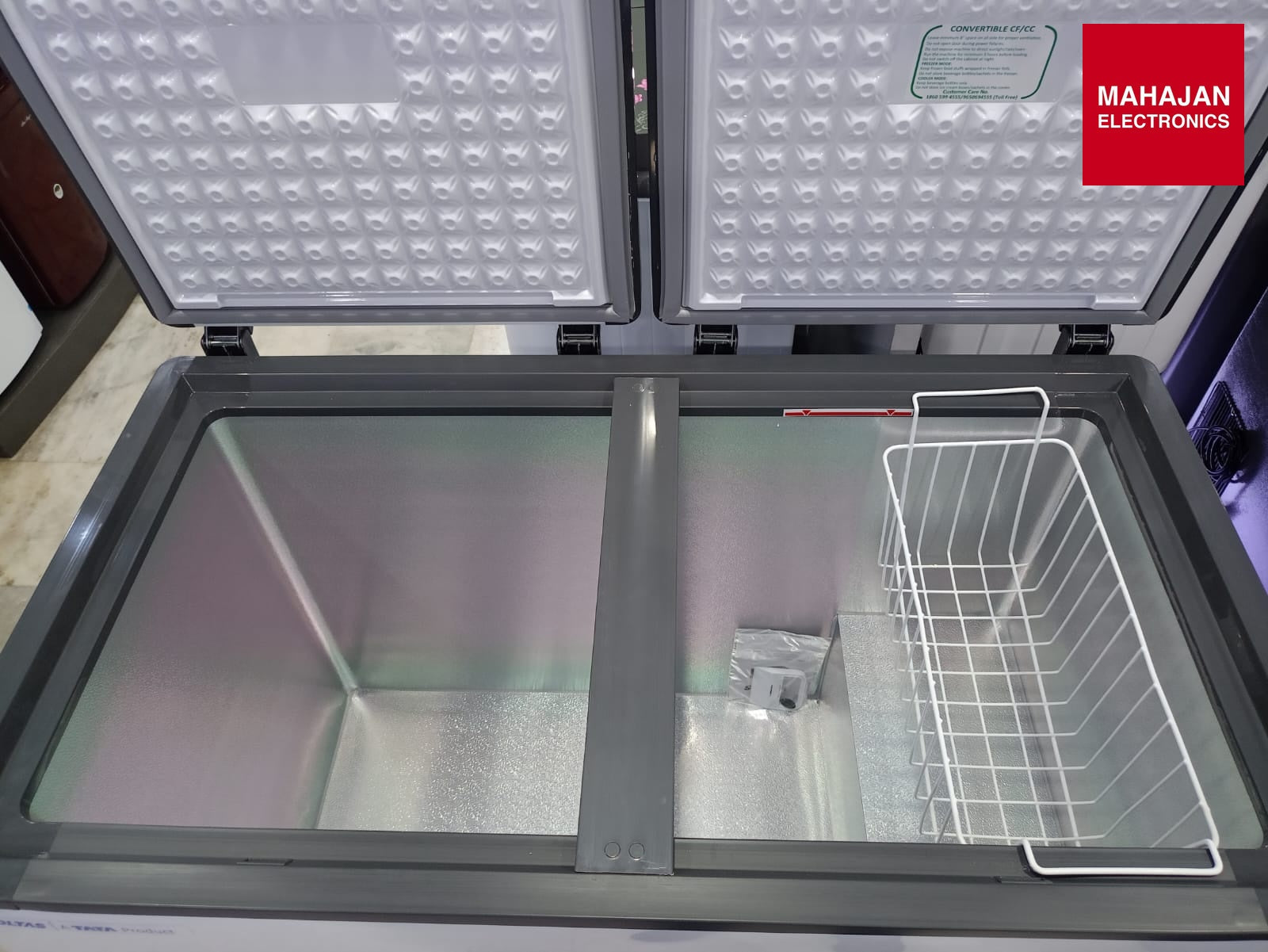 Voltas CVF406DA5-W-WA 361 L Double Door Convertible Deep Freezer (White) Mahajan Electronics – Mahajan Electronics Online.