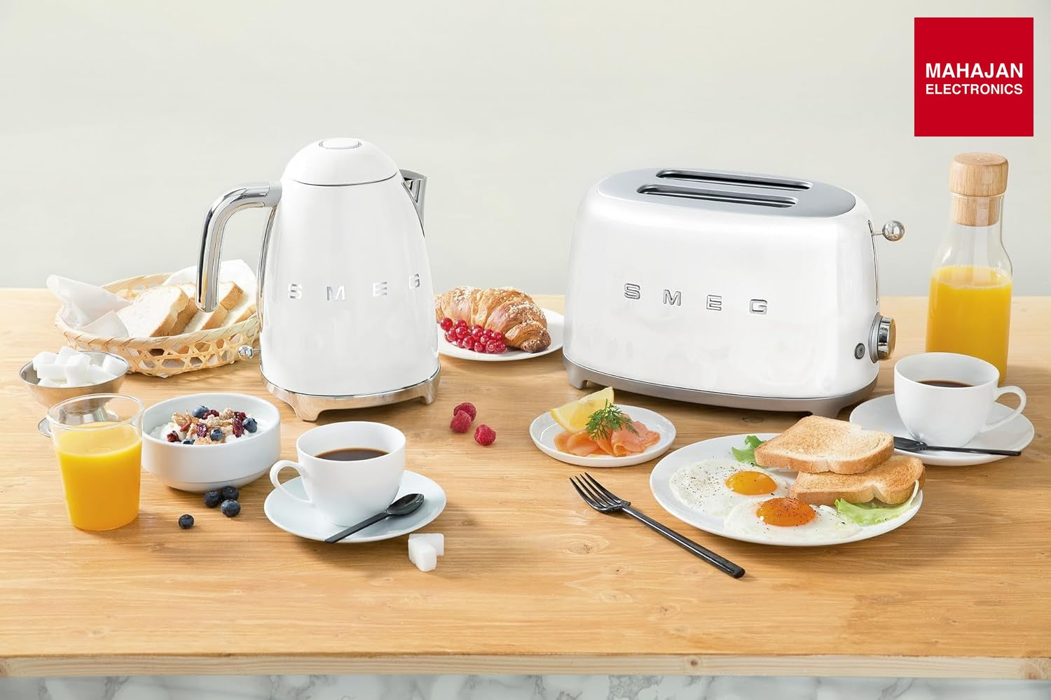SMEG TSF01WHEU 2Slice Toaster White | 50’s Retro Style | 6 Browning Levels | Bagel, Defrost Reheat-Online – Mahajan Electronics Online.