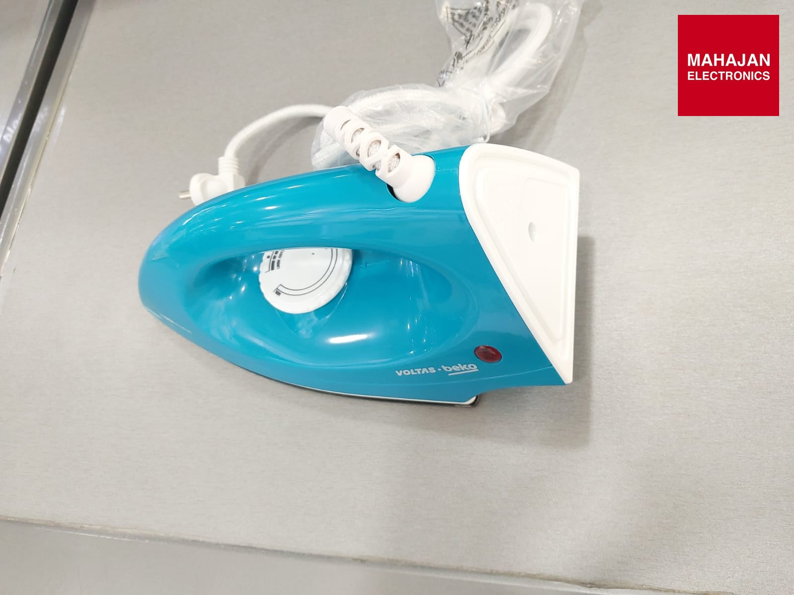 Voltas Beko I1000VD-GR 1000W Dry Iron (Green) with German Non-Stick Soleplate & Glider Technology – Lightweight, Compact & Durable Voltas Beko