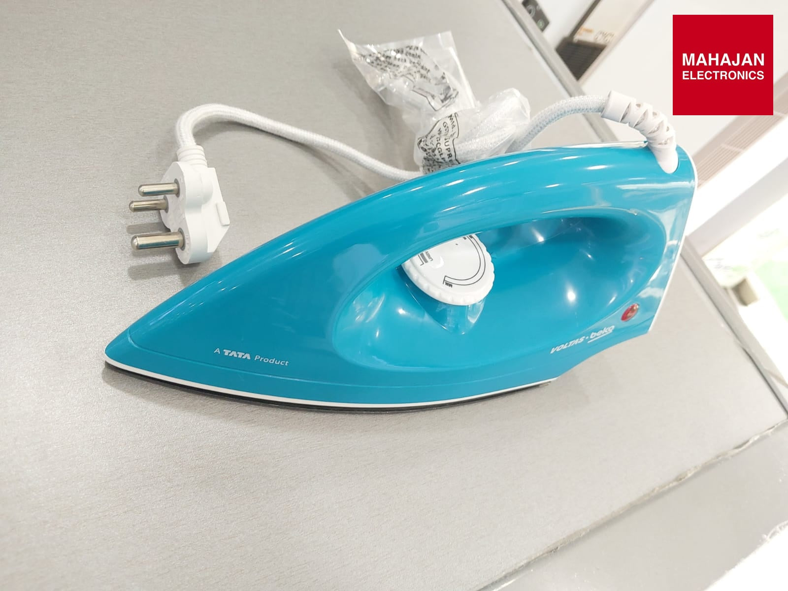 Voltas Beko I1000VD-GR 1000W Dry Iron (Green) with German Non-Stick Soleplate & Glider Technology – Lightweight, Compact & Durable Voltas Beko