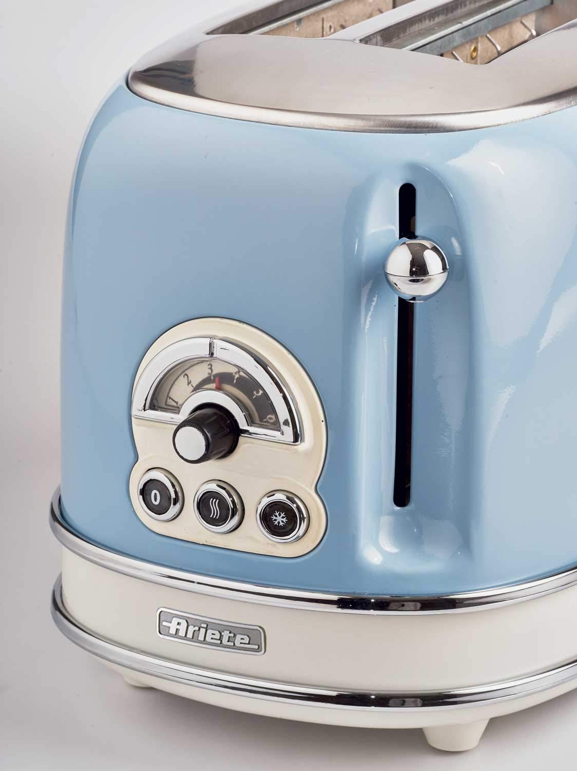 Ariete 155 Vintage 2 Slice Toaster, 810 watts, 6 toasting levels, in pastel light blue painted stainless steel - Mahajan Electronics Online