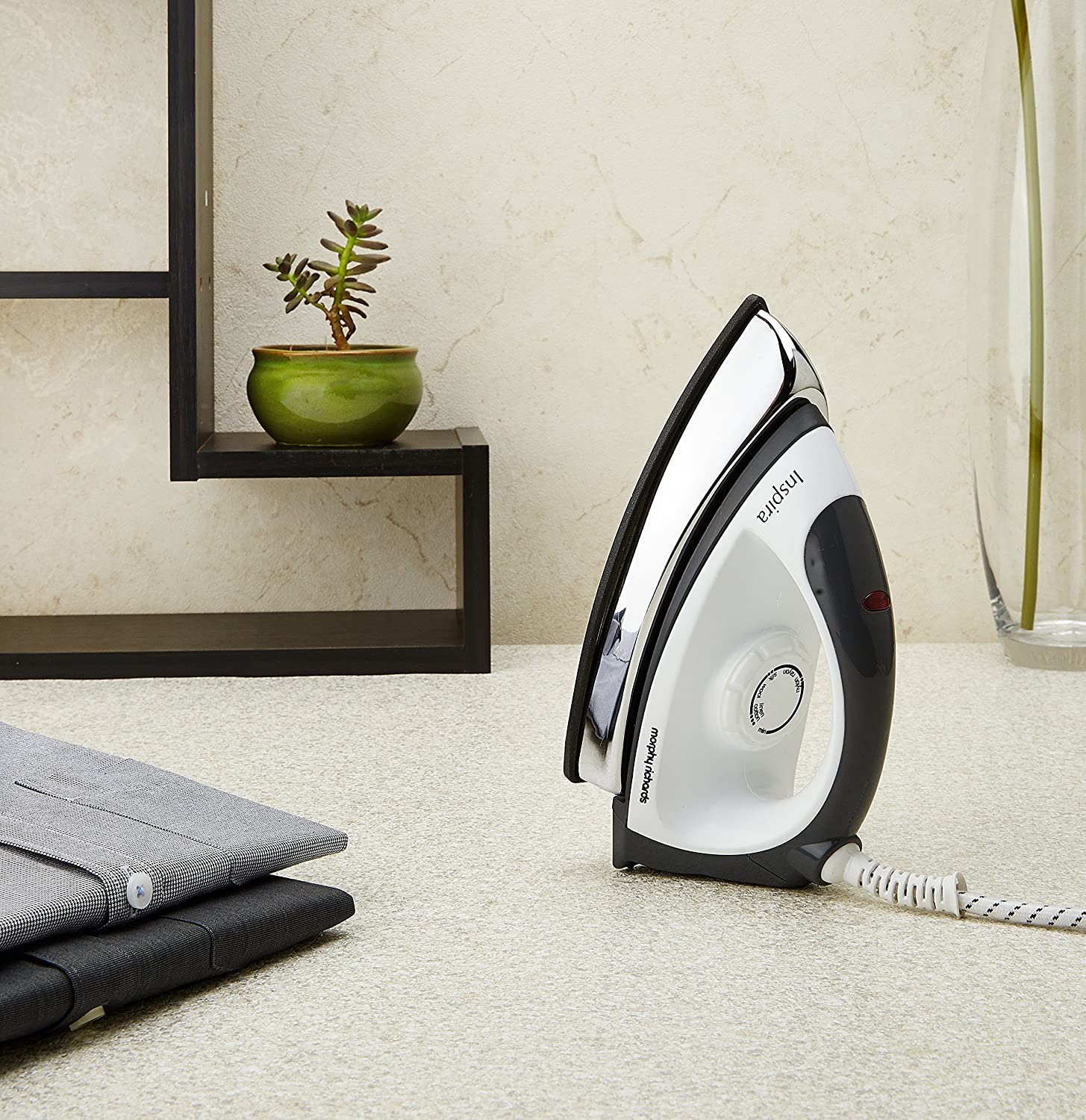 Morphy Richards Inspira 1000-Watt Dry Iron (White and Black) - Mahajan Electronics Online